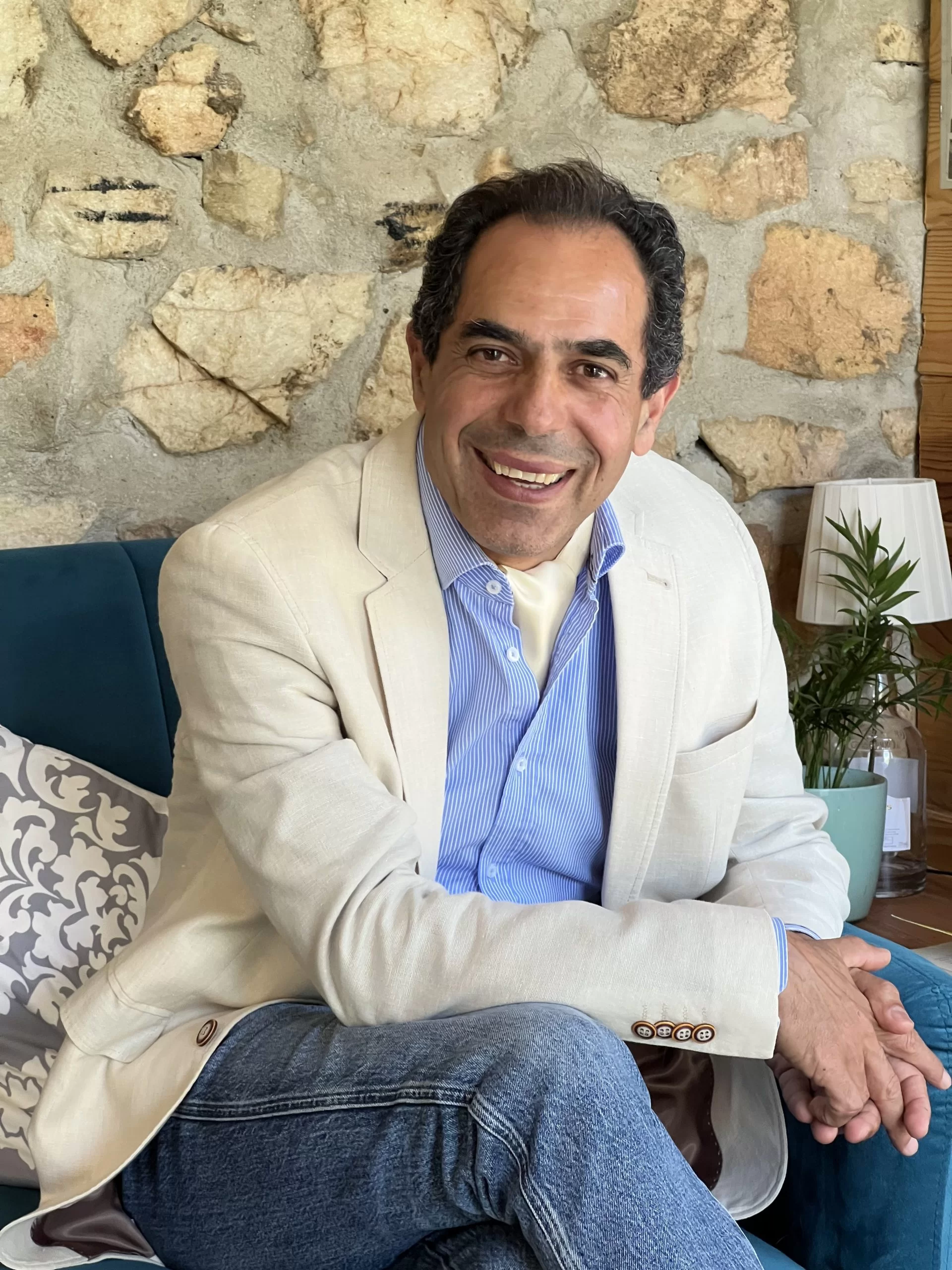 Communication expert